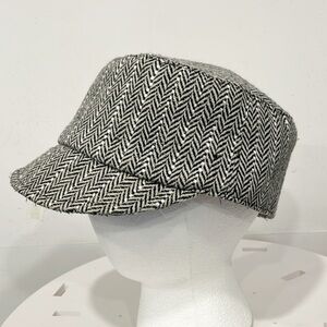 Betmar New York Womens Hat‎ Tweed Engineer Black White
